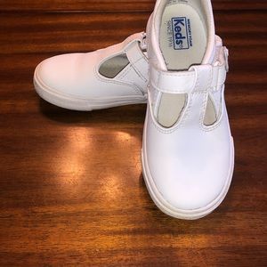 Girl’s Mary Janes in very good used condition